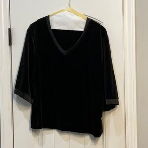 Cable & Gauge Black Boxy Blouse with Relaxed Fit
